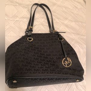 Michael Kors purse. Great condition!